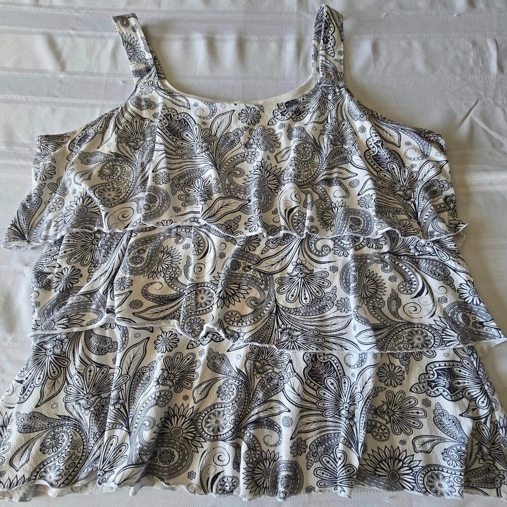 Womans Size 3X Blue & White Tiered Tank Top W/Floral Print